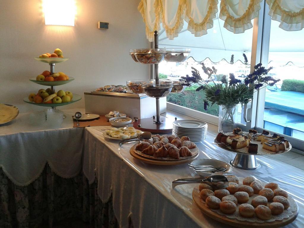 Hotel Metropol Caorle Kültér fotó